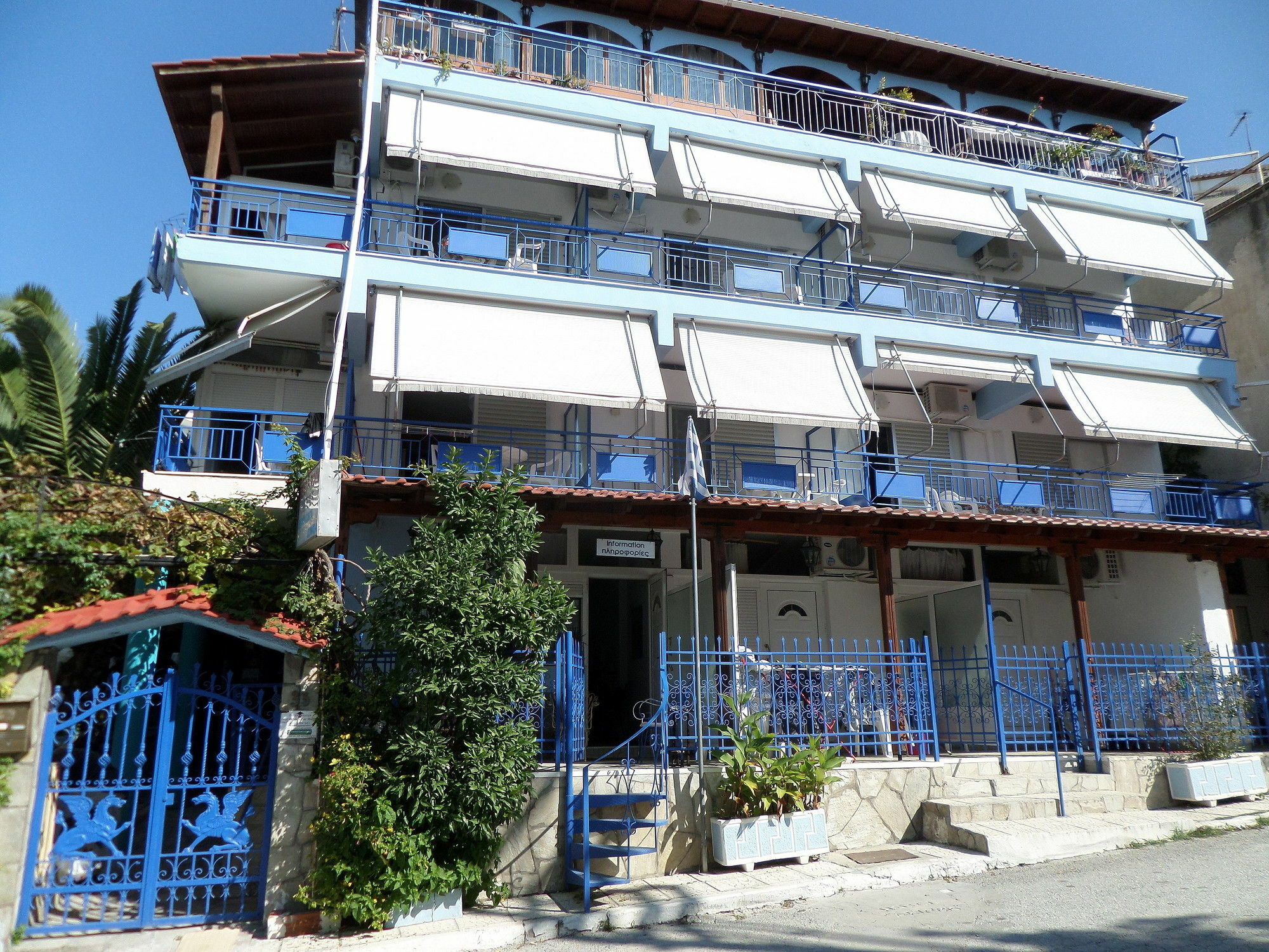 Artemis Studios & Apartments Nea Kallikrateia Exterior foto